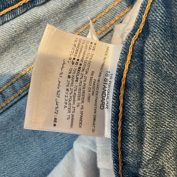 OLD NAVY HIGH RISE FLARE - Picture 4 of 6